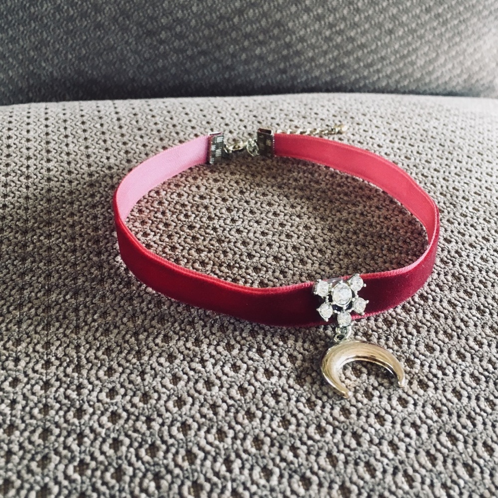Topshop Freedom Red Velvet Crescent Moon Choker